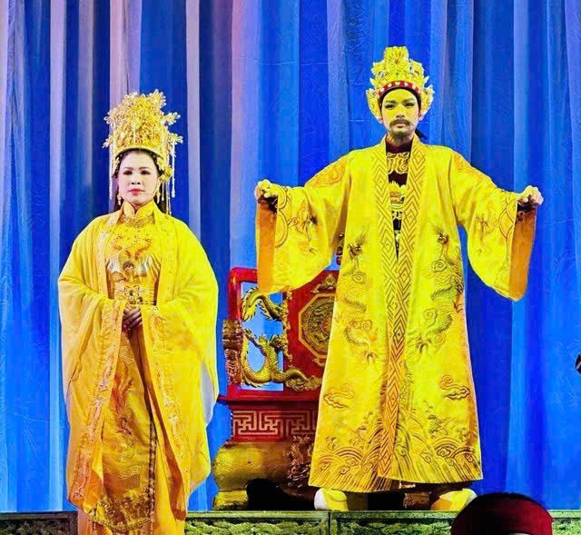 “Hoàng hậu của hai vua” trở lại ảnh 2