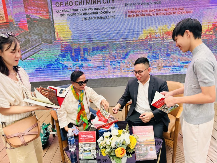 Lưu Phương Trực: Gen Z viết sách sử Việt bằng tiếng Anh ảnh 2