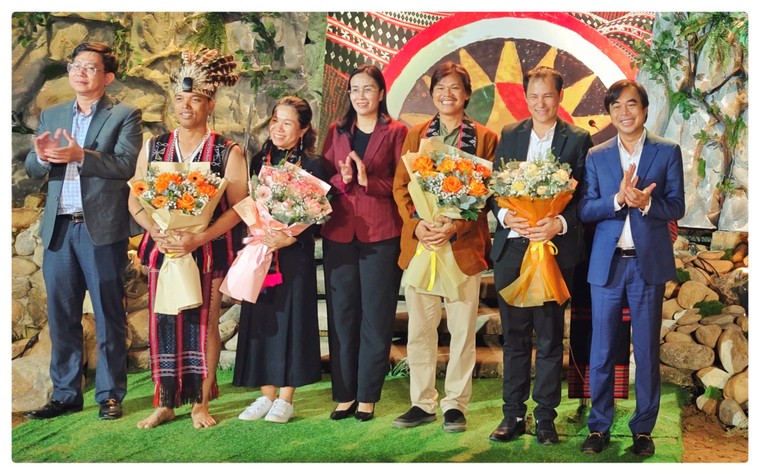 “Miền ký ức Cơ Tu”: Xem một vở diễn hiểu được một cộng đồng ảnh 1