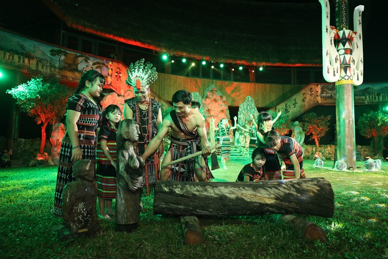 “Miền ký ức Cơ Tu”: Xem một vở diễn hiểu được một cộng đồng ảnh 2