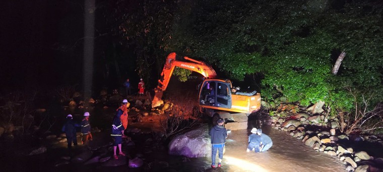 EVN: Vượt tiến độ, xóa “vùng lõm” điện, sóng tại 129 thôn, bản ảnh 1