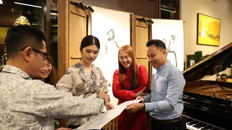 Hồ Khánh Vân gây ấn tượng với ngón đàn piano “Từ sức khỏe đến di sản" ảnh 4