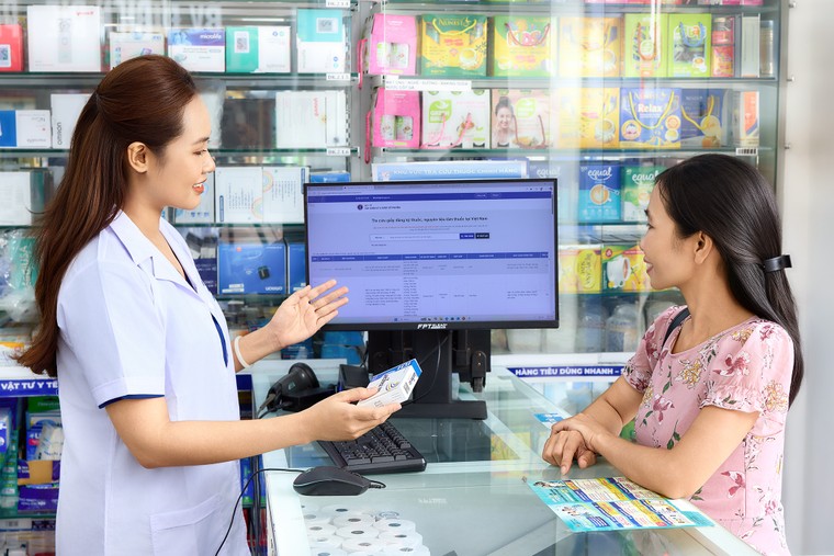 Hệ thống nhà thuốc và trung tâm tiêm chủng Long Châu được vinh danh “Công ty phân phối dược phẩm uy tín năm 2025” ảnh 3