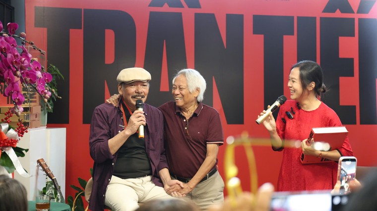 Nhạc sĩ Trần Tiến mong ca sĩ đừng hát sai lời ảnh 4