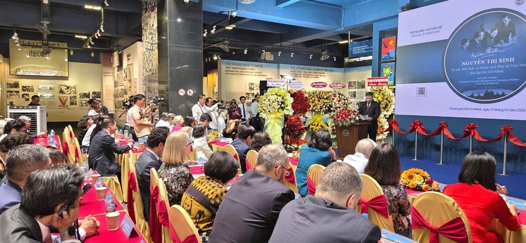 Nguyễn Thị Bình - Trí tuệ, Bản lĩnh và Nhân cách Phụ nữ Việt Nam thời đại Hồ Chí Minh ảnh 3