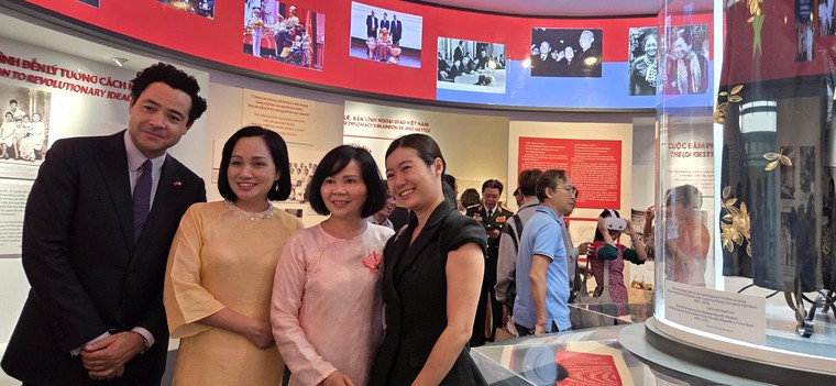 Nguyễn Thị Bình - Trí tuệ, Bản lĩnh và Nhân cách Phụ nữ Việt Nam thời đại Hồ Chí Minh ảnh 2