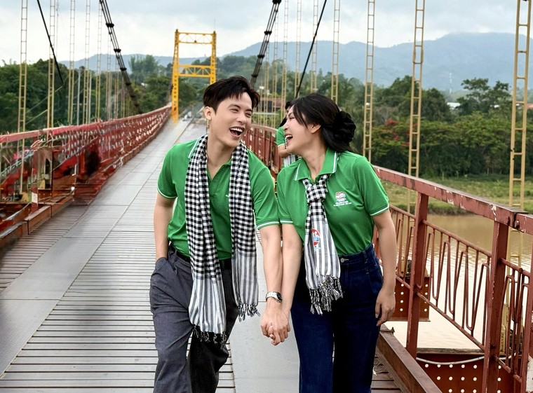 Quán quân “Tỏa sáng sao đôi” ra mắt nhạc phẩm “Việt Nam mùa Xuân mới” ảnh 2