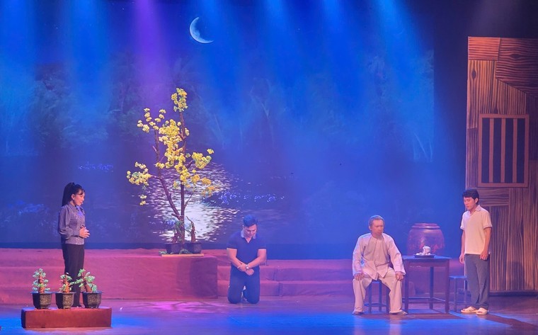 Vở cải lương tâm lý xã hội “Cây lẻ bạn” trở lại sàn diễn ảnh 3