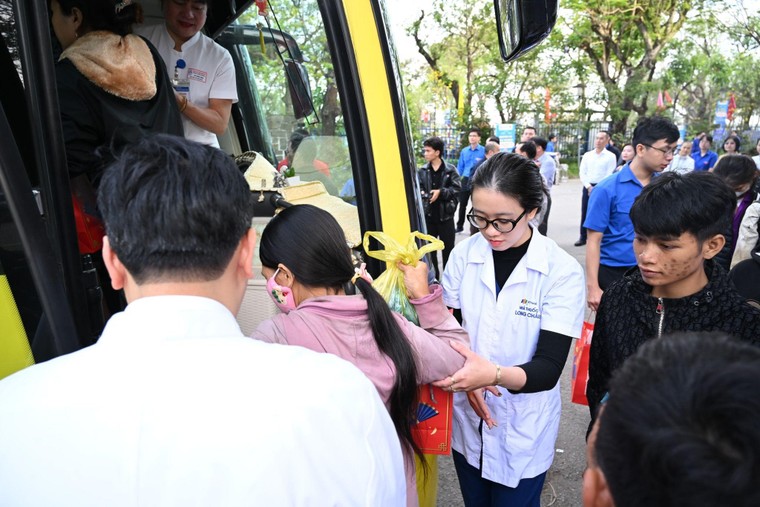 ‘Chuyến xe yêu thương’ cùng Long Châu mang Tết đến với bệnh nhân có hoàn cảnh khó khăn ảnh 1