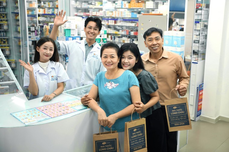 Long Châu có hơn 320 nhà thuốc hoạt động xuyên Tết Bính Ngọ ảnh 1