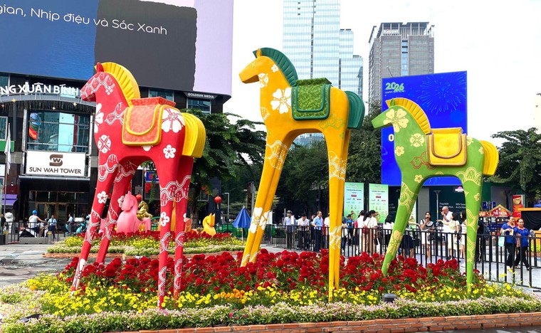 Tết đọc sách hay: Có một Sài Gòn tử tế, từ tâm ảnh 4