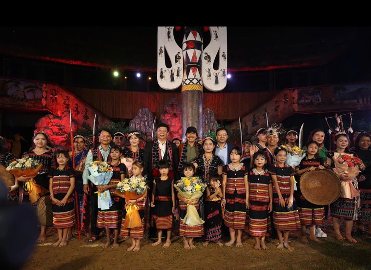 Trò chuyện đầu Xuân với “nghệ sĩ chịu học” - đạo diễn Hoàng Duẩn ảnh 5