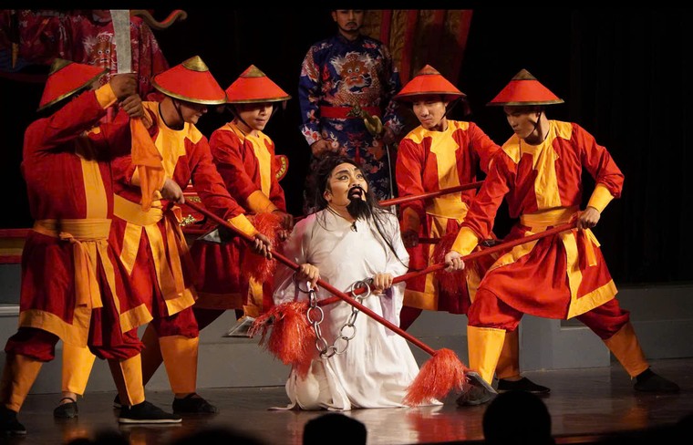 Trò chuyện đầu Xuân với “nghệ sĩ chịu học” - đạo diễn Hoàng Duẩn ảnh 3