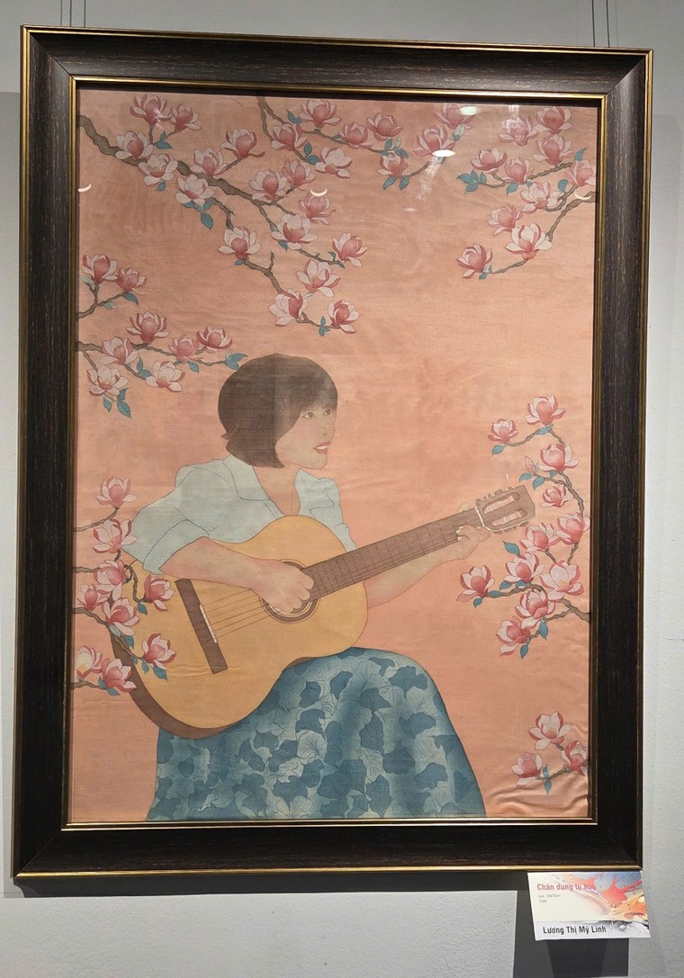 122 nữ họa sĩ ở TPHCM mừng 8/3 trong “Sắc xuân màu nhớ” ảnh 5