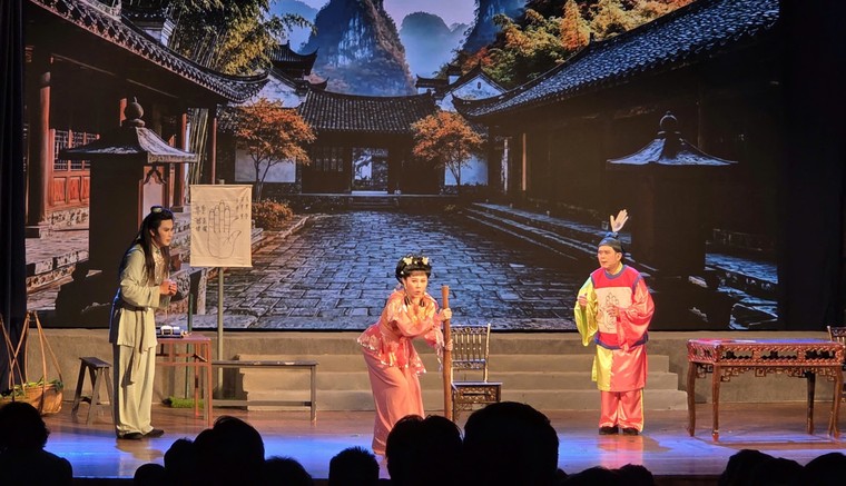 Vở cải lương “Gánh cải trạng nguyên” trở lại ảnh 1