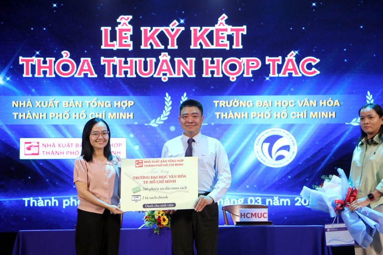 Chuỗi hoạt động tưởng niệm 100 năm ngày mất cụ Phan Châu Trinh ảnh 2