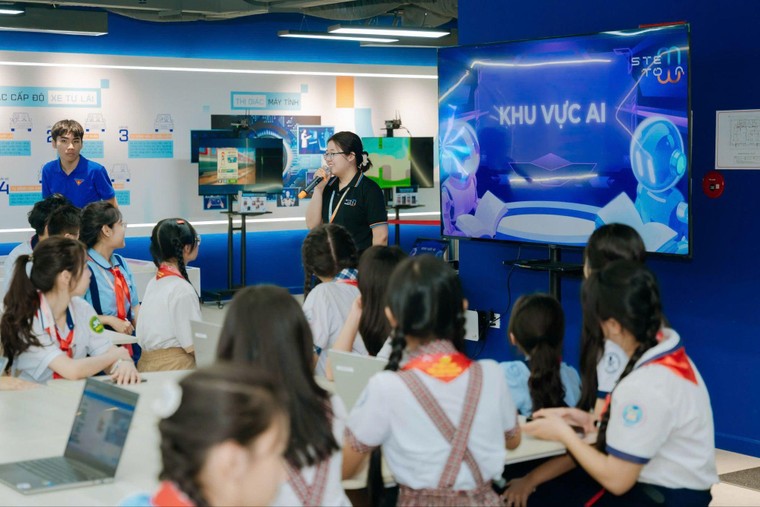 Học sinh thành phố hào hứng trải nghiệm khoa học – công nghệ tại STEM TOWN trong Hành trình “Em yêu Thành phố của em” 2026 ảnh 4