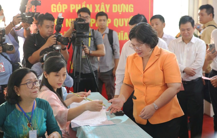 Chủ tịch Quốc hội Trần Thanh Mẫn dự lễ khai mạc bầu cử tại TP.HCM ảnh 4