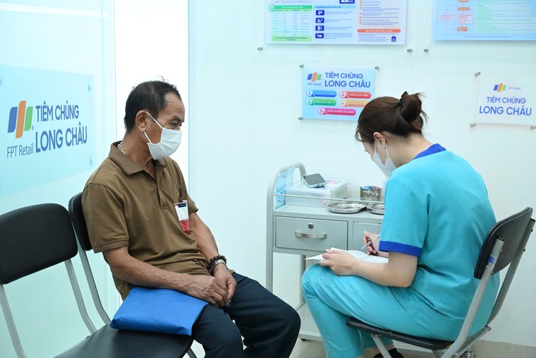 Gia tăng ca mắc “bệnh tử 24 giờ” viêm màng não mô cầu, bác sĩ chỉ ra những đối tượng cần tiêm vắc xin càng sớm càng tốt ảnh 1