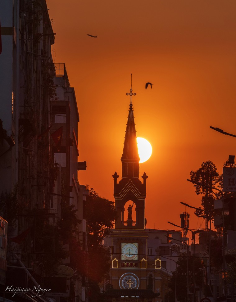 Đội nắng săn “trứng muối” rực rỡ ở Sài Gòn ảnh 2