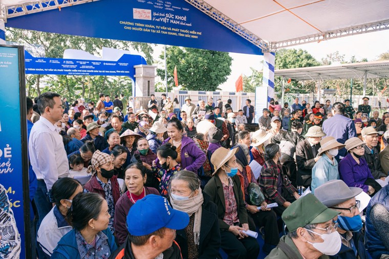 6 năm bền bỉ thu hẹp khoảng cách chăm sóc y tế tại Việt Nam, một hệ thống nhà thuốc tiếp tục ghi danh tại giải thưởng danh giá châu lục ảnh 1