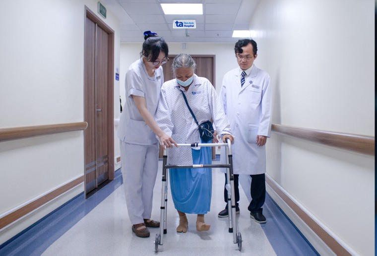 Việt Nam lần đầu có Robot AI thay khớp “siêu thao tác” chuẩn xác ảnh 4