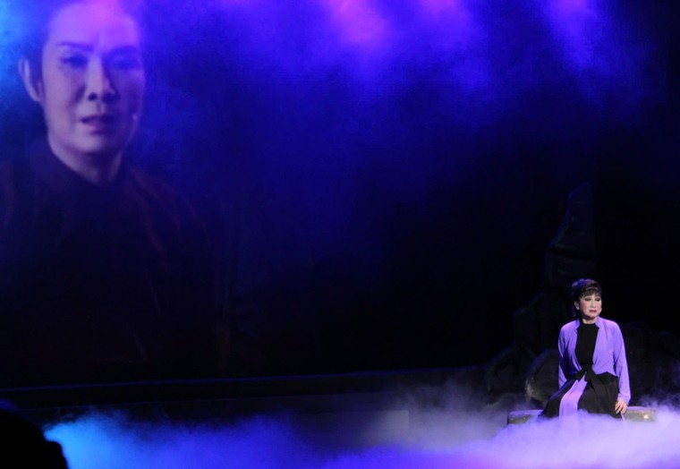 Thanh Thanh Tâm xúc động tái ngộ khán giả trong đêm “Tự tình quê hương” ảnh 1