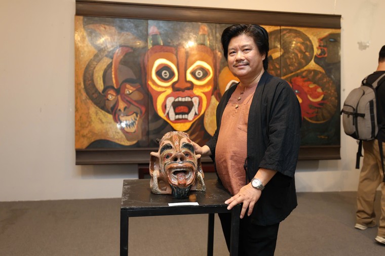 Giải mã biểu tượng thiêng của người Cơ Tu bằng tranh sơn mài ảnh 4