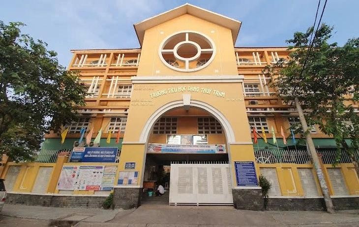 Học sinh Trường Tiểu học Đặng Thùy Trâm nghi bị ngộ độc: Ai trúng thầu cung cấp suất ăn cho trường này? ảnh 1