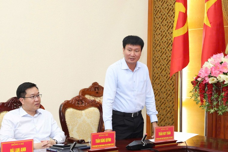 Agribank trao tặng 5 tỷ đồng an sinh xã hội tại Ninh Bình - Lan tỏa trách nhiệm cộng đồng, kiến tạo phát triển bền vững ảnh 1