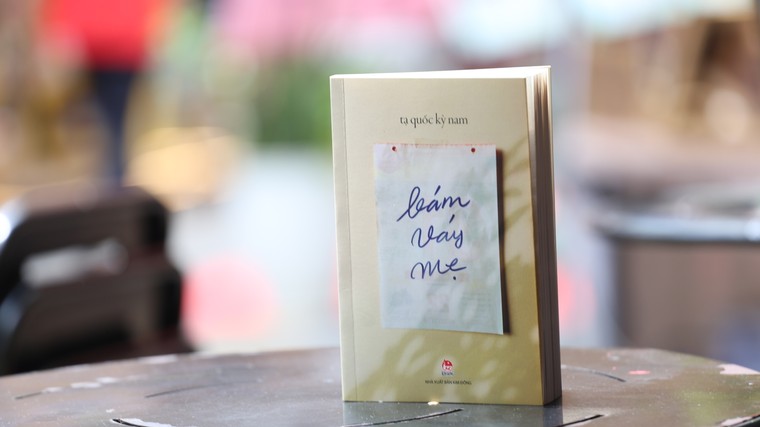 “Bám váy mẹ” là cách chúng ta tìm lại yên vui ảnh 1