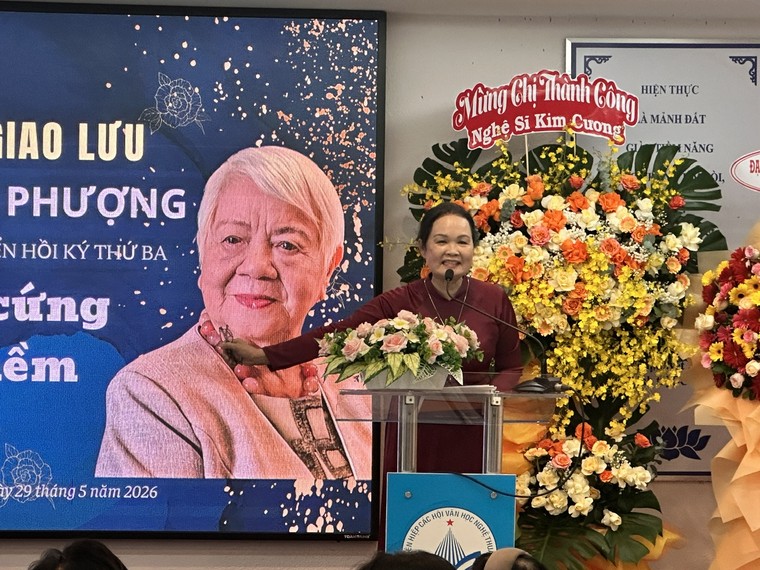 “Nhà văn trẻ” Xuân Phượng vẫn “chân cứng đá mềm” ở tuổi gần trăm ảnh 3