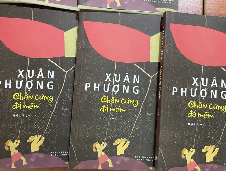 “Nhà văn trẻ” Xuân Phượng vẫn “chân cứng đá mềm” ở tuổi gần trăm ảnh 1