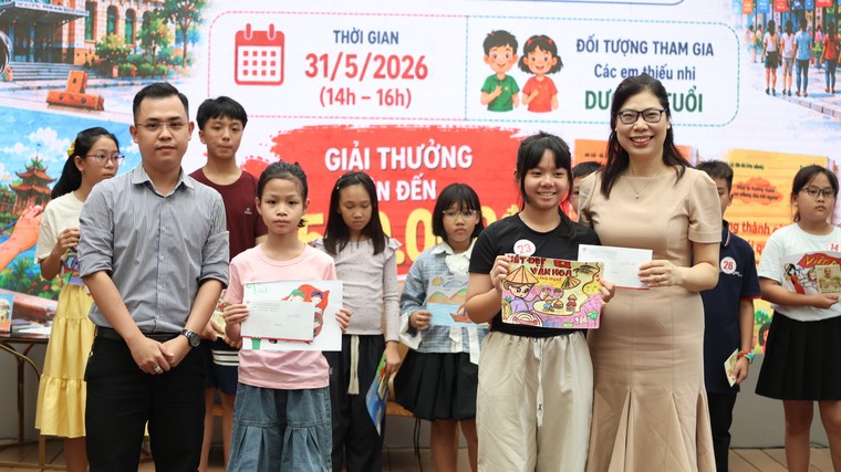 Tranh thiếu nhi vẽ làng nghề đạt giải Đặc biệt cuộc thi “Sắc màu Việt Nam” ảnh 3