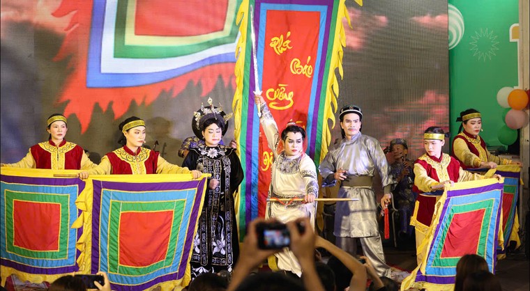 Hát Bội lặn lội "chạy show" không nghỉ ảnh 2