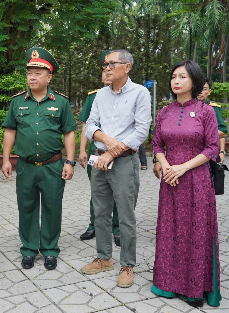 Nhiếp ảnh gia kể về hố chôn các Liệt sĩ tại công viên Lê Thị Riêng ảnh 1