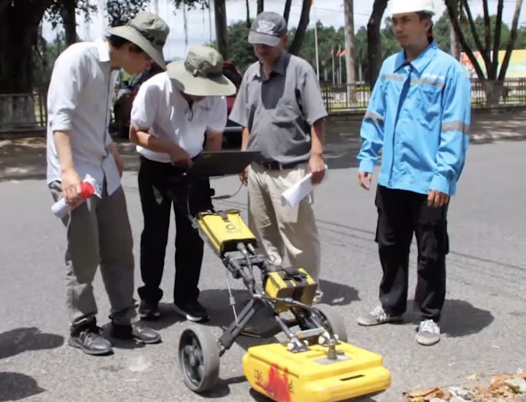 Công nghệ "xuyên lòng đất" tìm hài cốt Liệt sĩ tại Công viên Lê Thị Riêng ảnh 2