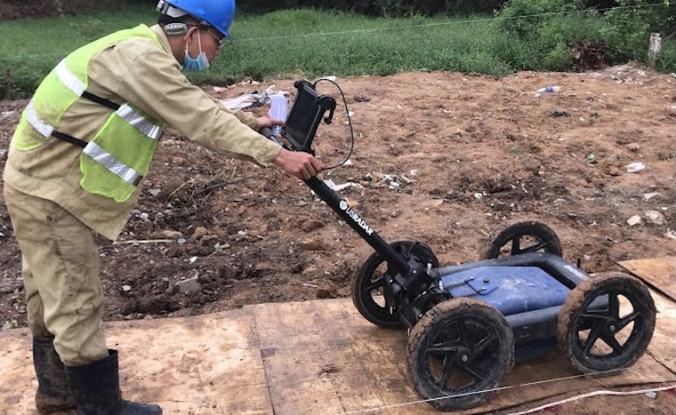 Công nghệ "xuyên lòng đất" tìm hài cốt Liệt sĩ tại Công viên Lê Thị Riêng ảnh 1