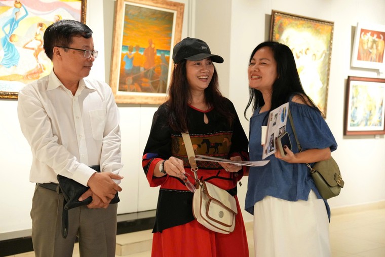 14 họa sĩ cùng hòa ca “Giấc mơ màu” ảnh 6