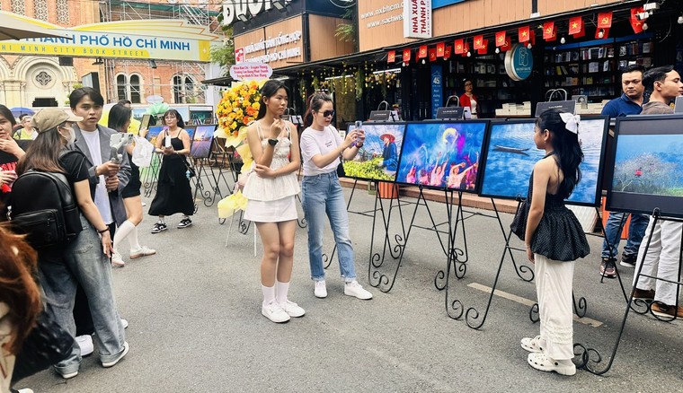 Đấu giá ảnh đẹp Việt Nam hỗ trợ sinh viên báo chí truyền thông ảnh 2