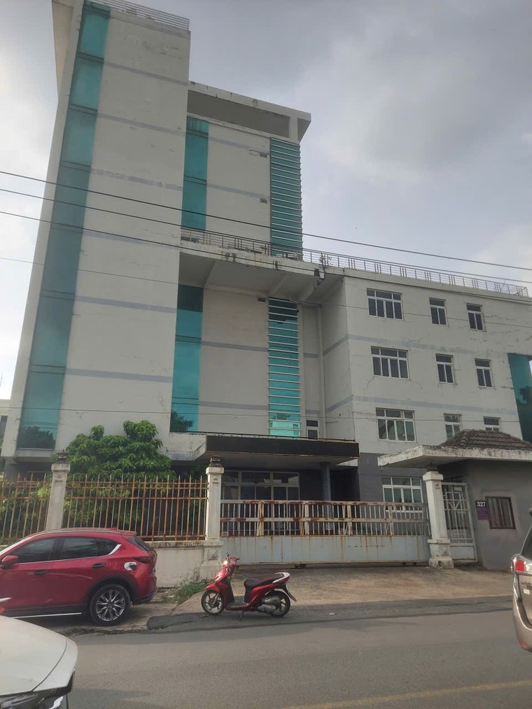 Sắp xếp trụ sở công dôi dư - Bài 1: Những quỹ đất vàng “cửa đóng then cài” ảnh 1