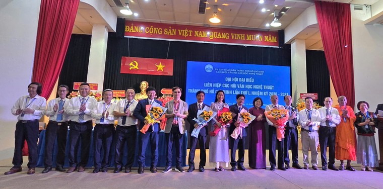 Ông Phan Nguyễn Như Khuê làm Chủ tịch Liên hiệp các Hội Văn học nghệ thuật TPHCM ảnh 2