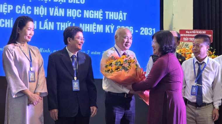 Ông Phan Nguyễn Như Khuê làm Chủ tịch Liên hiệp các Hội Văn học nghệ thuật TPHCM ảnh 1