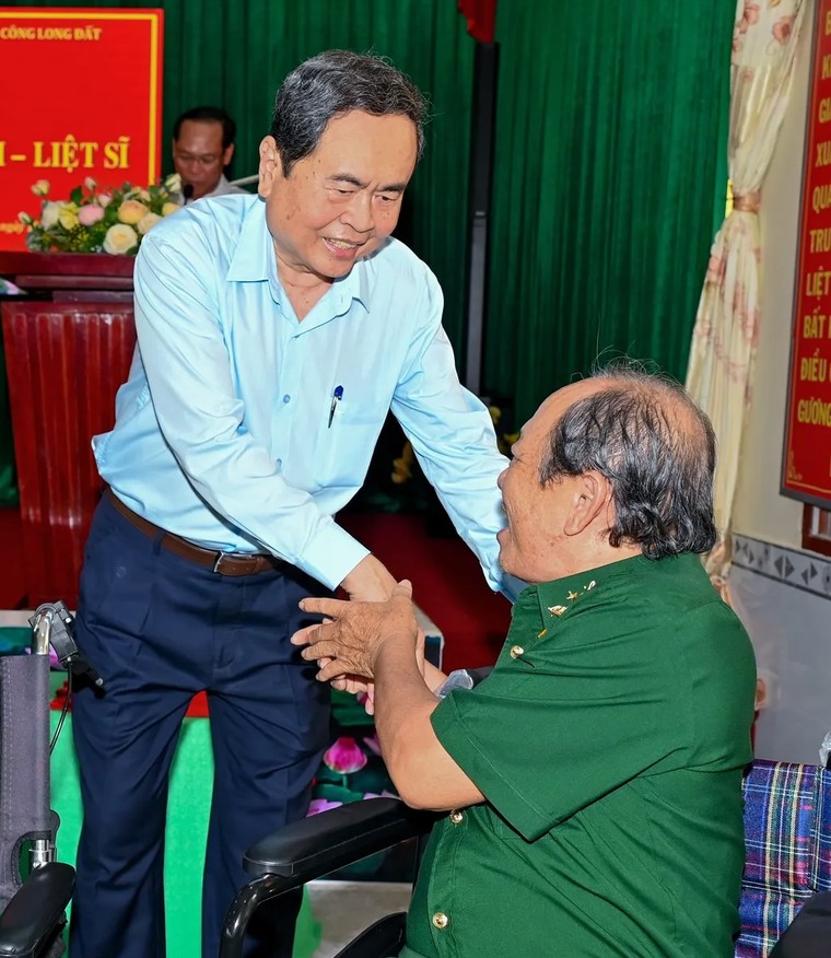 Điểm lại một số hoạt động đền ơn đáp nghĩa các gia đình thương binh, liệt sĩ tại TPHCM ảnh 2