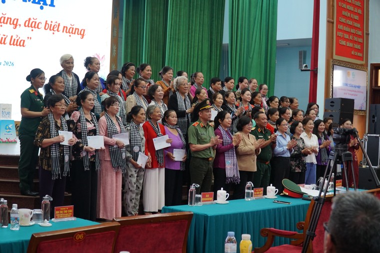 Điểm lại một số hoạt động đền ơn đáp nghĩa các gia đình thương binh, liệt sĩ tại TPHCM ảnh 4