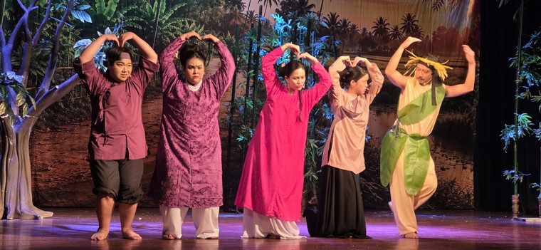 Sân khấu Mới của Hoài Linh “dời nhà” ảnh 4