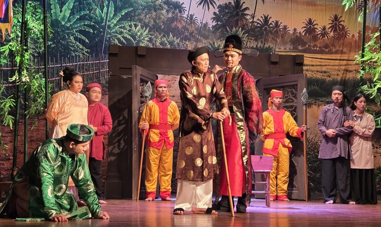 Sân khấu Mới của Hoài Linh “dời nhà” ảnh 3