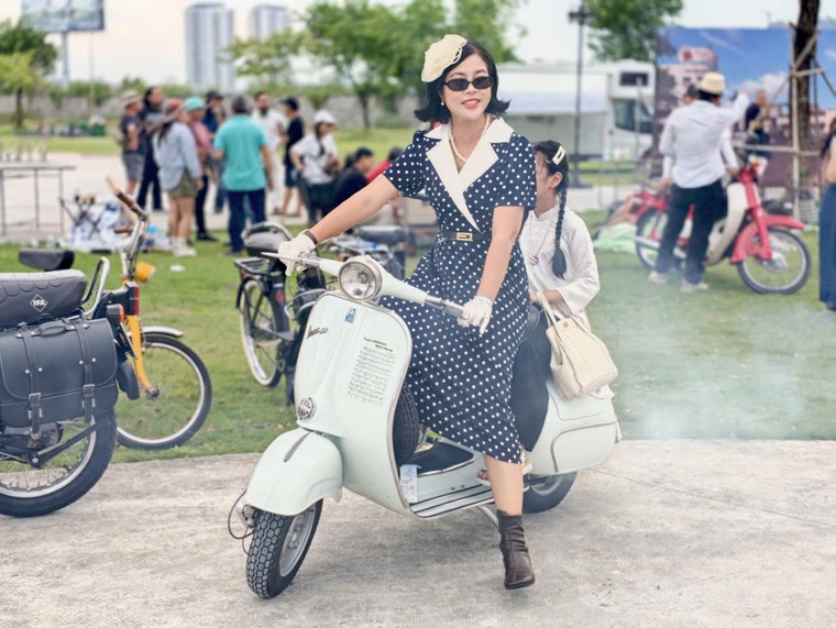 Ngắm xe cổ “tung hoành” tại TP.HCM ảnh 5