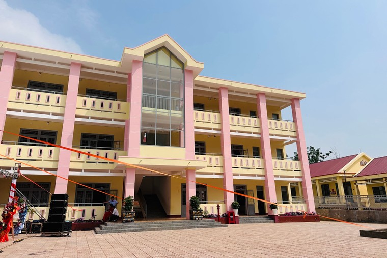 Agribank ưu tiên nguồn lực tiếp sức ngành giáo dục ảnh 1