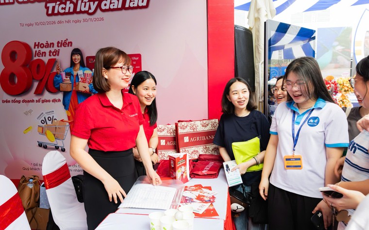 Agribank ưu tiên nguồn lực tiếp sức ngành giáo dục ảnh 2